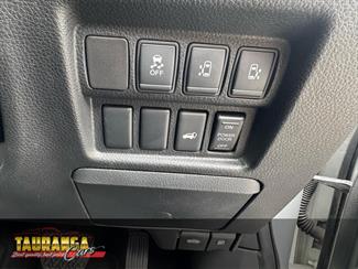 2014 Nissan Elgrand - Thumbnail