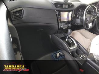 2017 Nissan X-Trail - Thumbnail