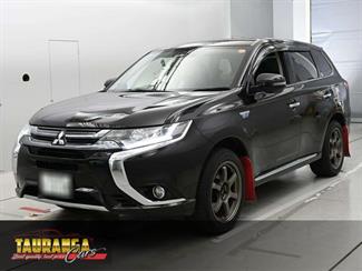 2016 Mitsubishi Outlander - Thumbnail