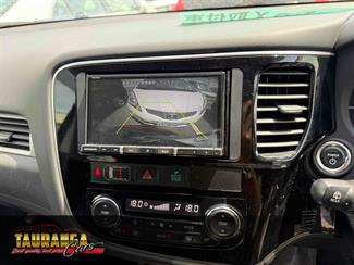 2013 Mitsubishi Outlander - Thumbnail