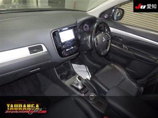 2013 Mitsubishi Outlander - Thumbnail