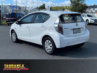 2012 Toyota Aqua - Thumbnail