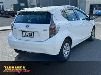 2012 Toyota Aqua - Thumbnail