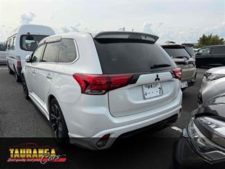 2015 Mitsubishi Outlander - Thumbnail