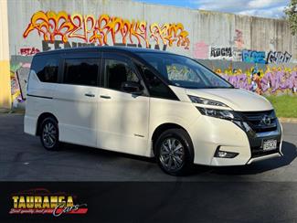 2018 Nissan Serena - Thumbnail