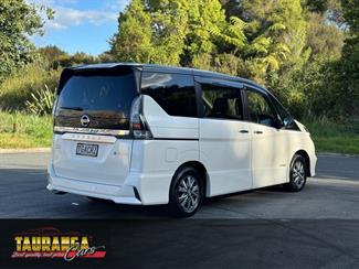2018 Nissan Serena - Thumbnail