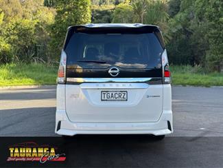2018 Nissan Serena - Thumbnail