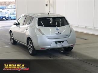 2016 Nissan Leaf - Thumbnail