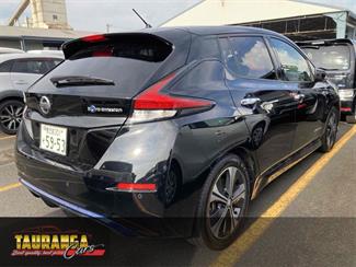 2018 Nissan Leaf - Thumbnail