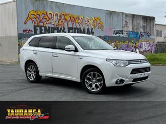 2013 Mitsubishi Outlander - Thumbnail
