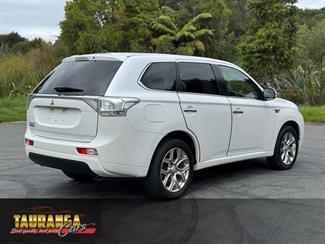 2013 Mitsubishi Outlander - Thumbnail