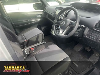 2021 Nissan Serena - Thumbnail