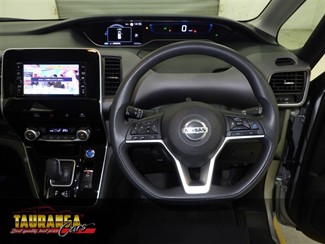 2021 Nissan Serena - Thumbnail