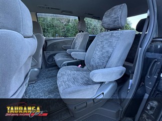 2005 Toyota Estima - Thumbnail