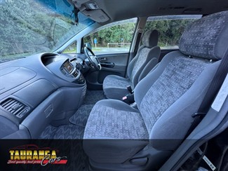 2005 Toyota Estima - Thumbnail