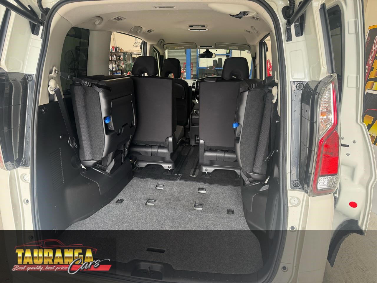 2017 Nissan SERENA