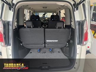 2017 Nissan SERENA - Thumbnail