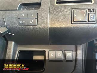 2012 Nissan Serena - Thumbnail