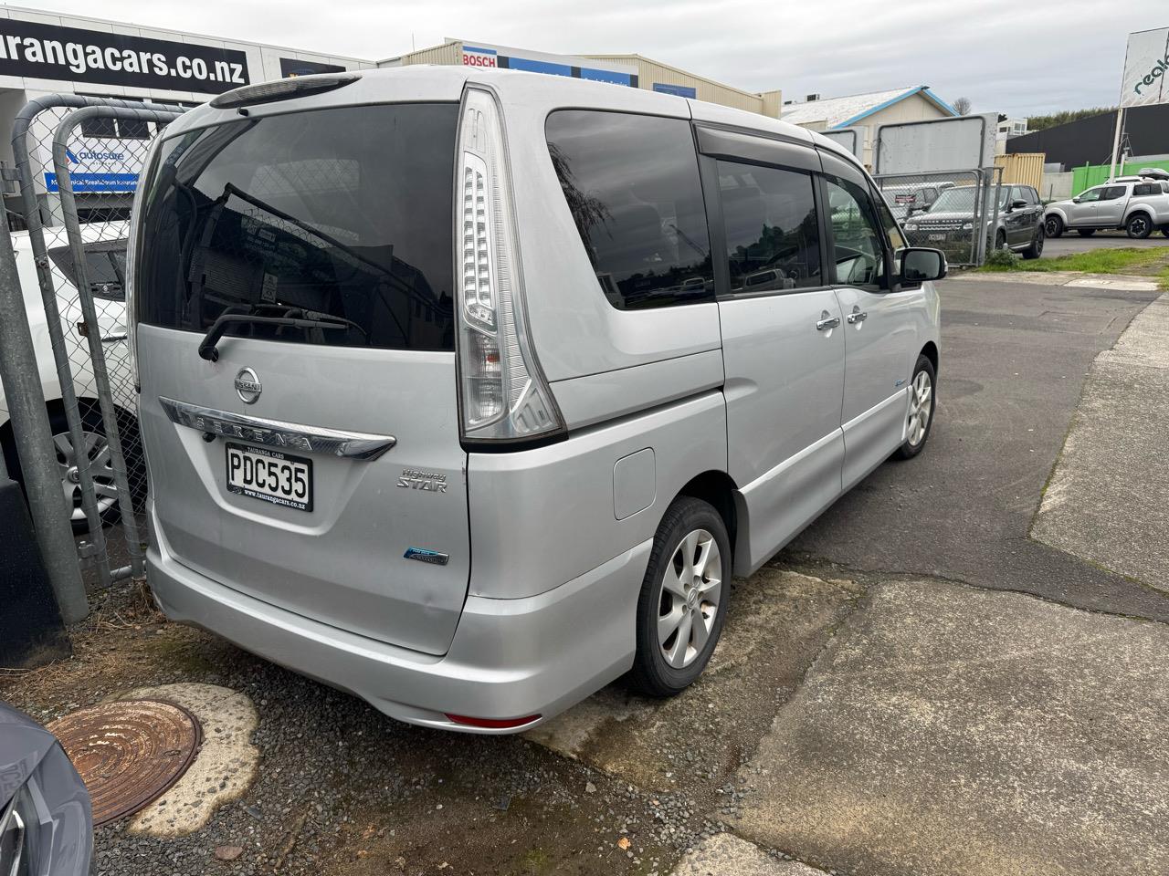 2013 Nissan Serena