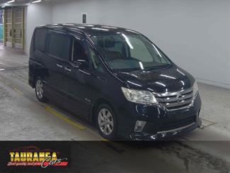 2013 Nissan Serena - Thumbnail