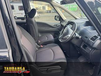 2013 Nissan Serena - Thumbnail