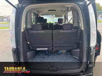 2013 Nissan Serena - Thumbnail