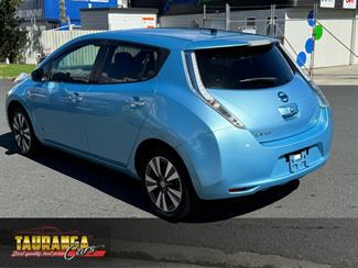 2017 Nissan Leaf - Thumbnail