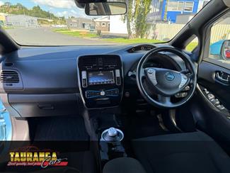 2017 Nissan Leaf - Thumbnail