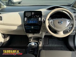 2017 Nissan Leaf - Thumbnail