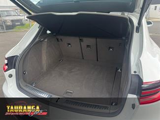 2016 Porsche MACAN - Thumbnail